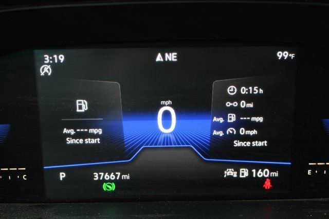 Used 2022 Volkswagen Taos SE w/ Panoramic Sunroof Package image 9