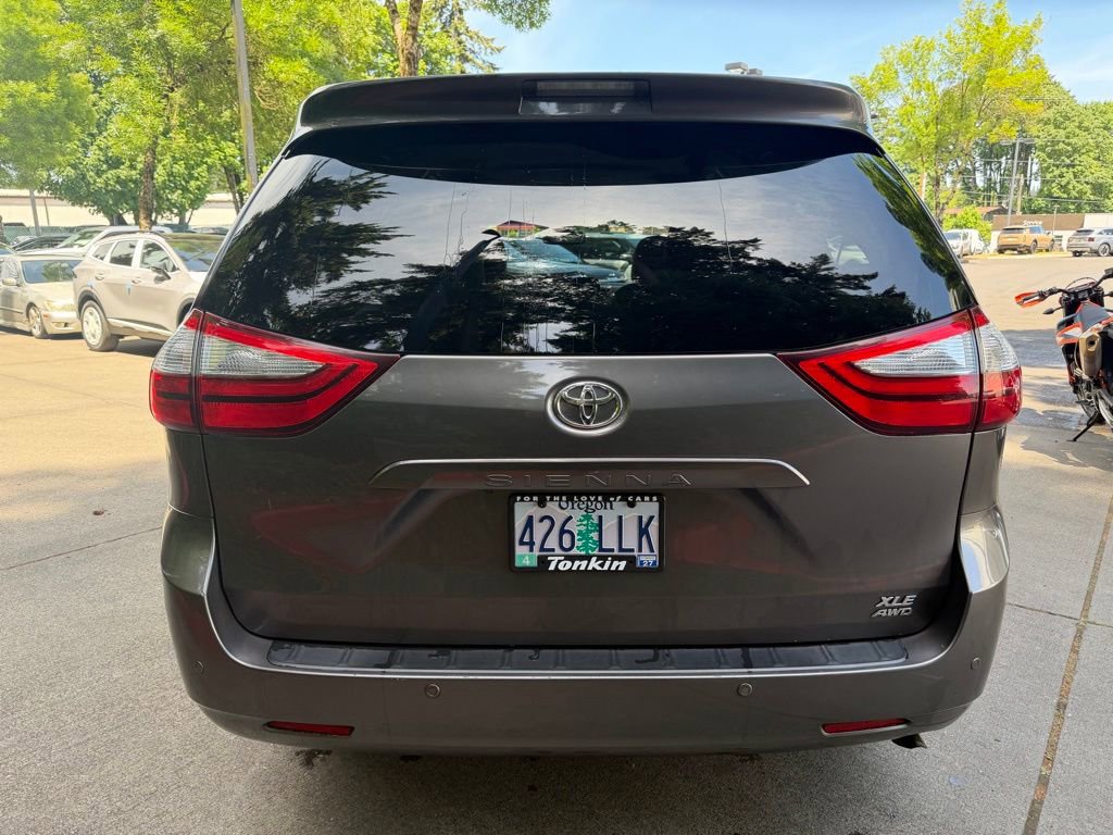 Used 2016 Toyota Sienna XLE w/ XLE Navigation Package AWD/4WD image 5