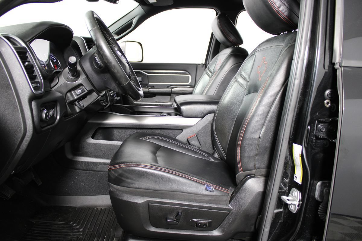 Used 2019 RAM 2500 Big Horn w/ Black Appearance Package RWD image 7