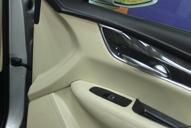 Used 2018 Cadillac XT5 AWD image 8