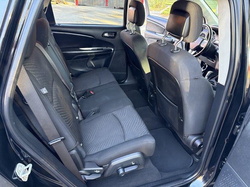 Used 2020 Dodge Journey SE w/ SE Popular Equipment Group FWD image 22