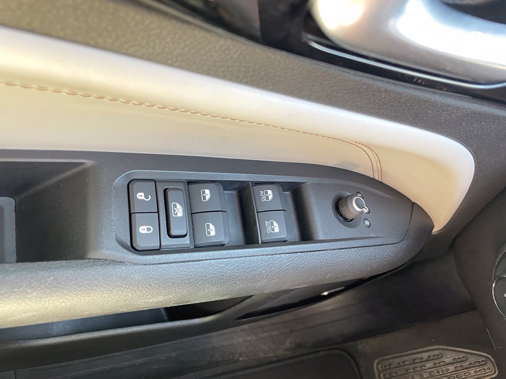 Used 2022 Jeep Compass Limited w/ Sun and Sound Group AWD/4WD image 12
