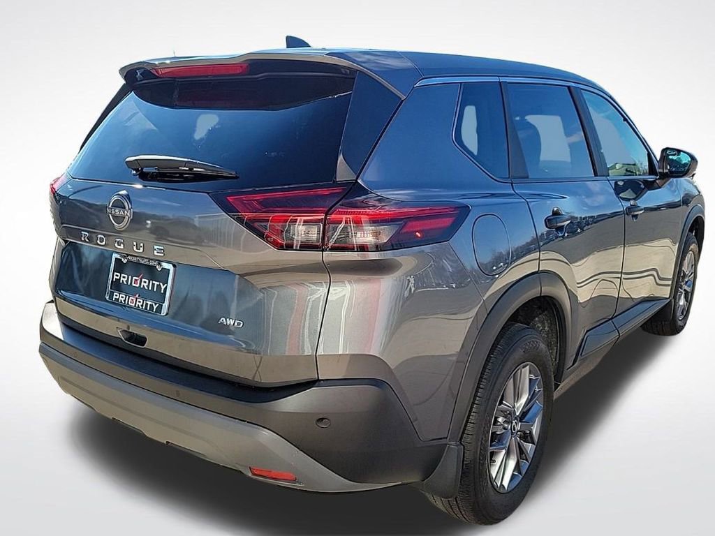 Used 2023 Nissan Rogue S image 5
