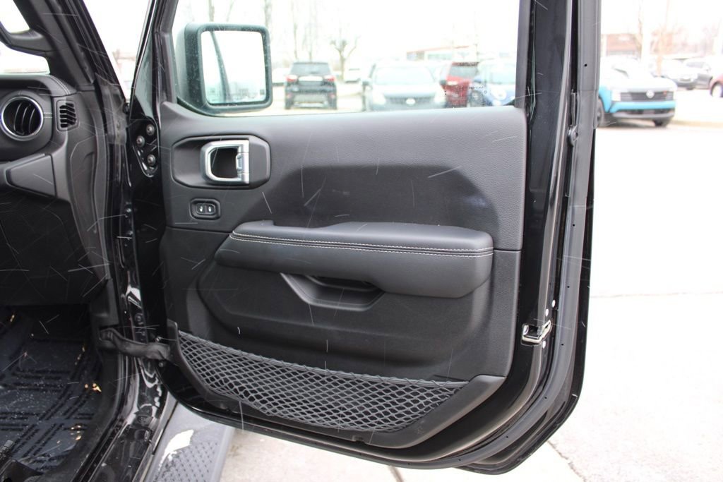 Used 2022 Jeep Gladiator Overland w/ Popular Equipment Package image 21