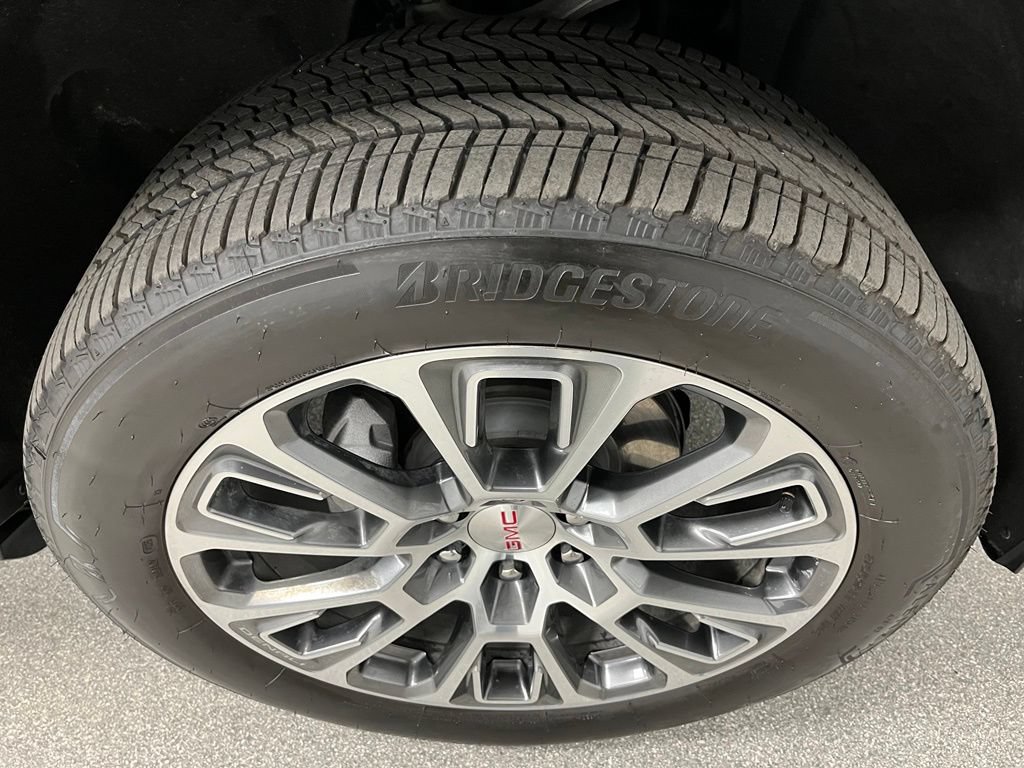 Used 2026 GMC Yukon XL Denali w/ Sun & Power Step Package AWD/4WD image 15