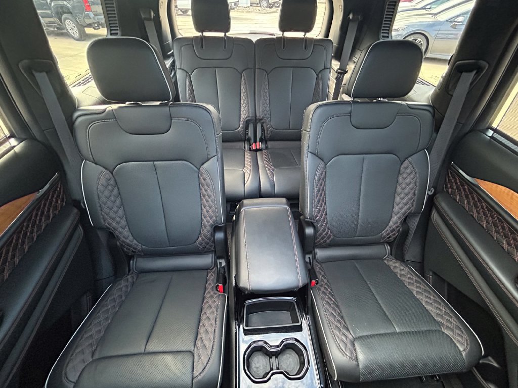 Used 2024 Jeep Grand Cherokee L Summit AWD/4WD image 18