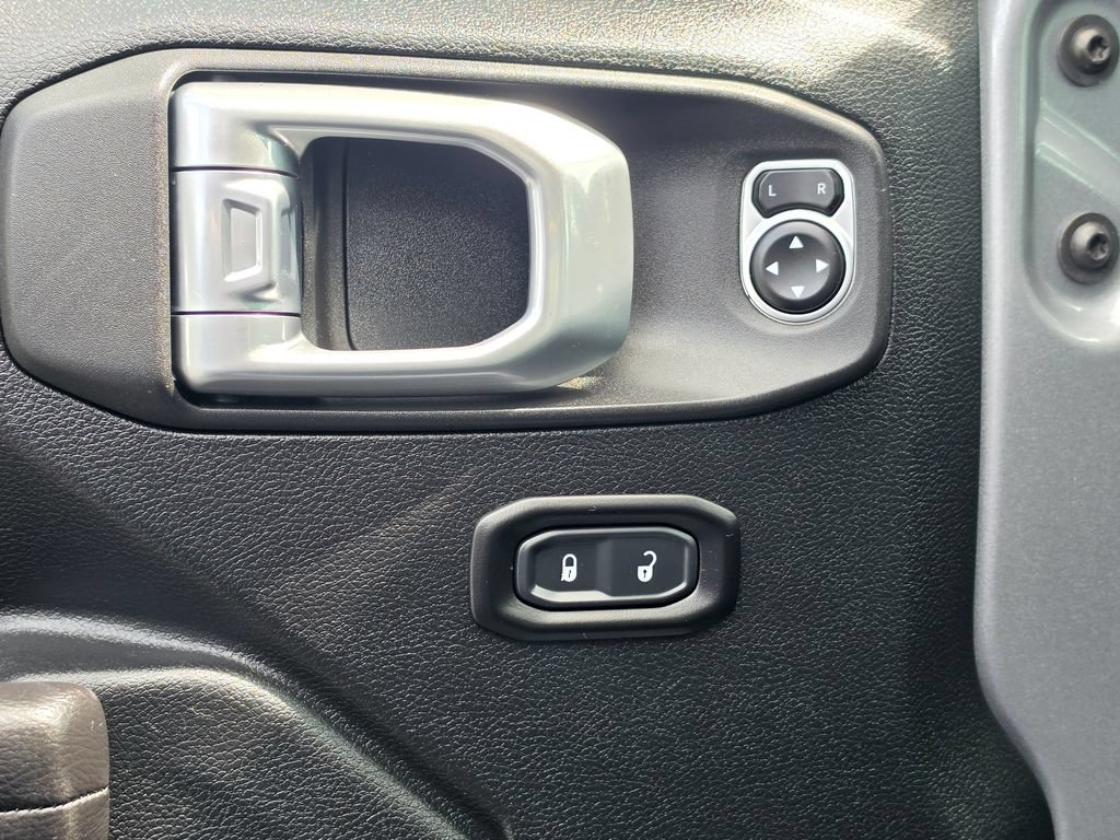 Used 2020 Jeep Wrangler Unlimited Rubicon AWD/4WD image 15