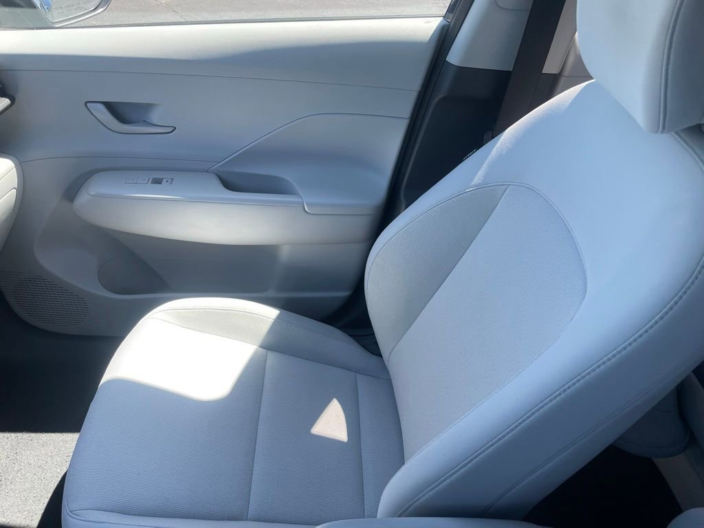 Used 2024 Hyundai Kona SEL AWD/4WD image 19
