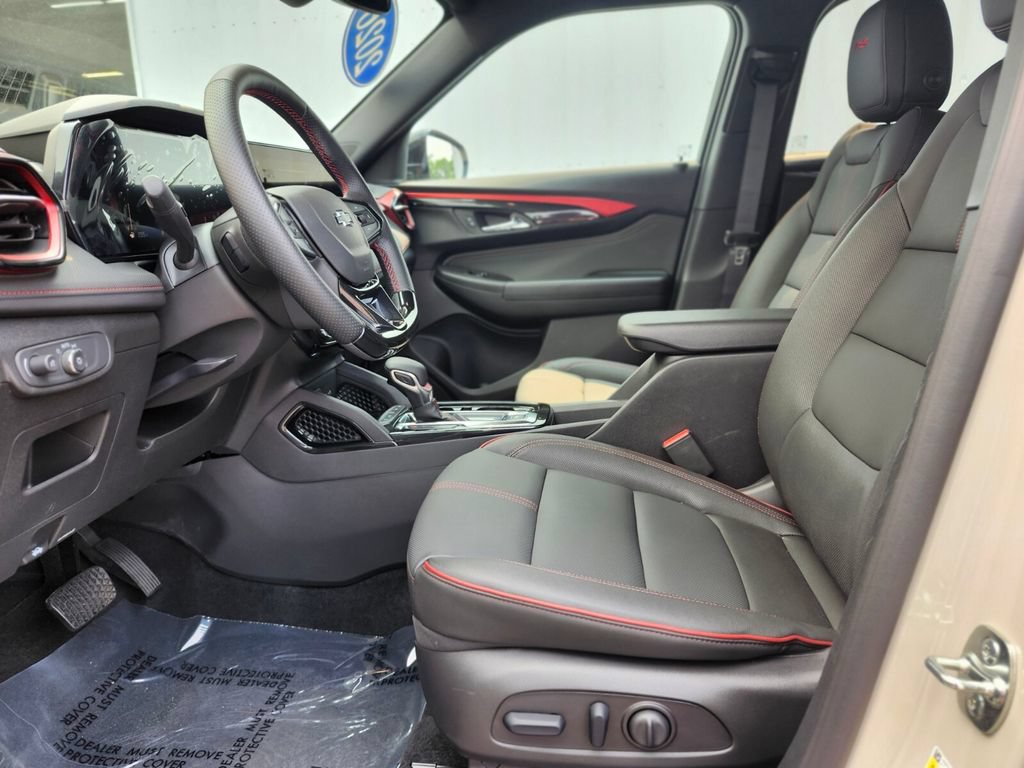Used 2026 Chevrolet TrailBlazer RS w/ Convenience Package FWD image 16
