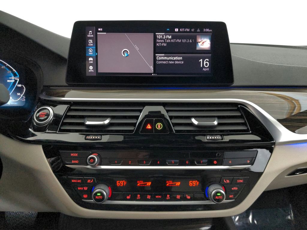 Used 2020 BMW 530e xDrive w/ Convenience Package AWD/4WD image 22