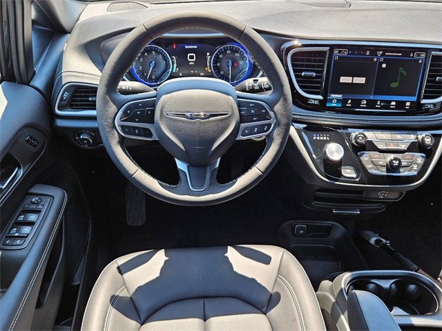 New 2026 Chrysler Pacifica Select image 5