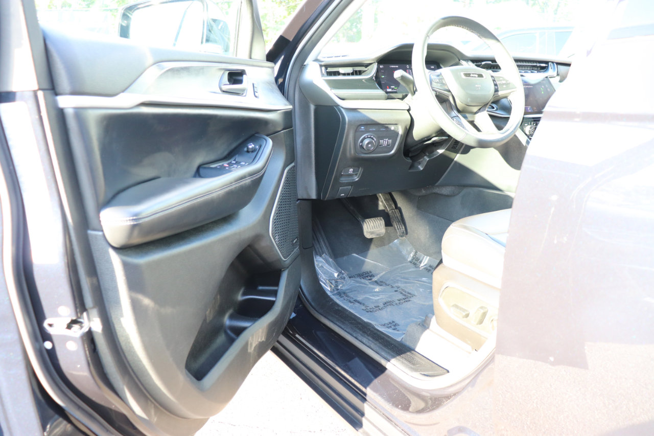 Used 2024 Jeep Grand Cherokee Limited 4xe image 10