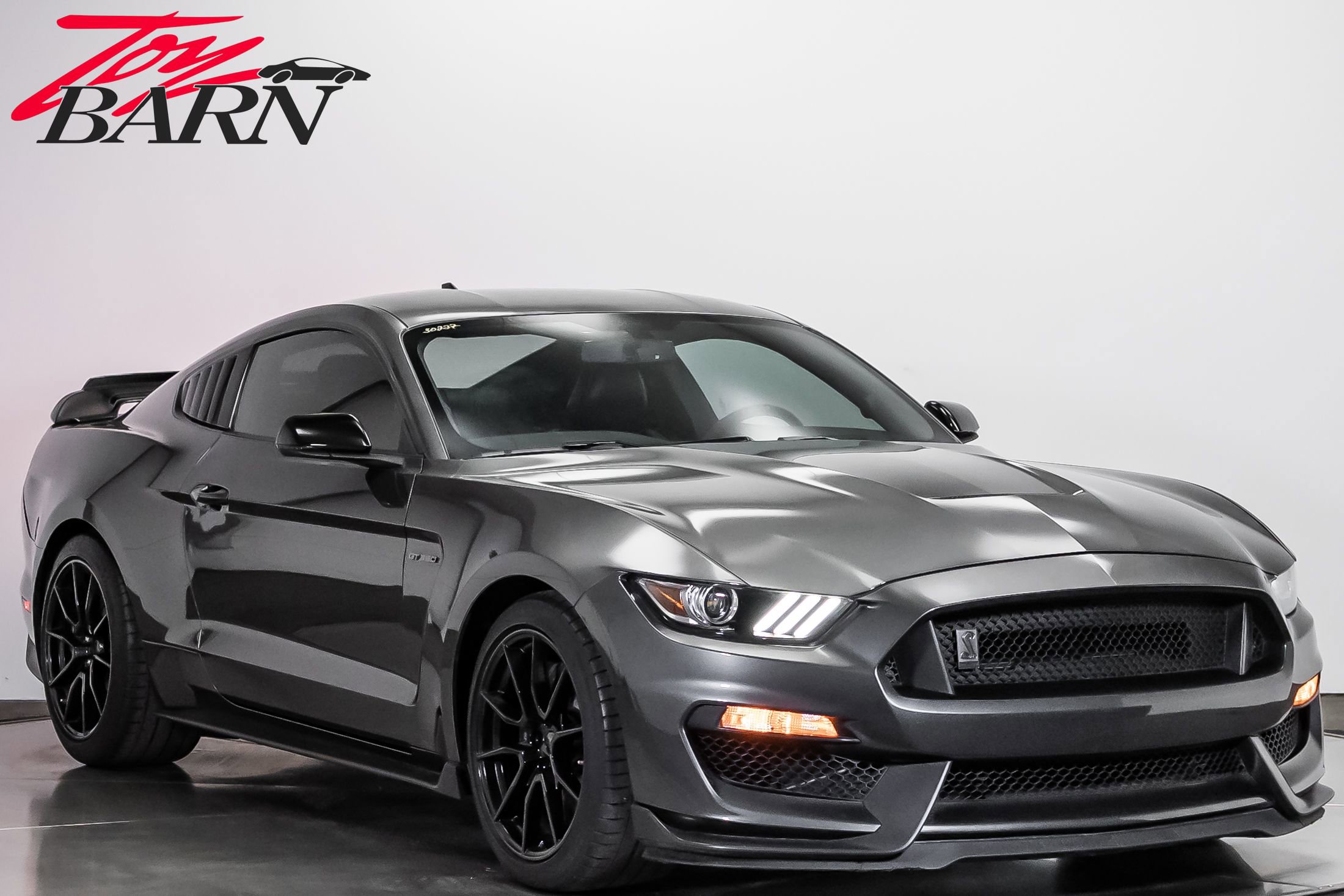Used 2020 Ford Mustang Shelby GT350 w/ Technology Package RWD image 7