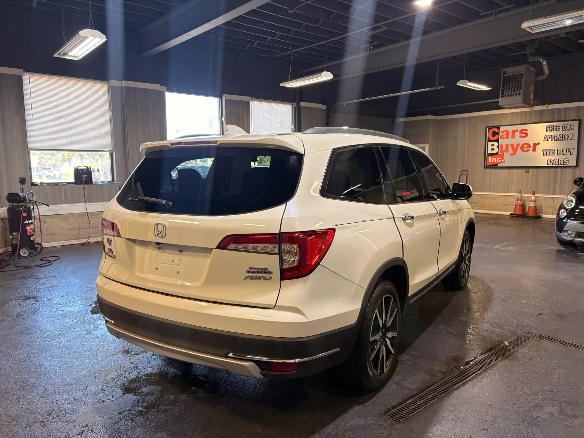 Used 2019 Honda Pilot Touring image 6
