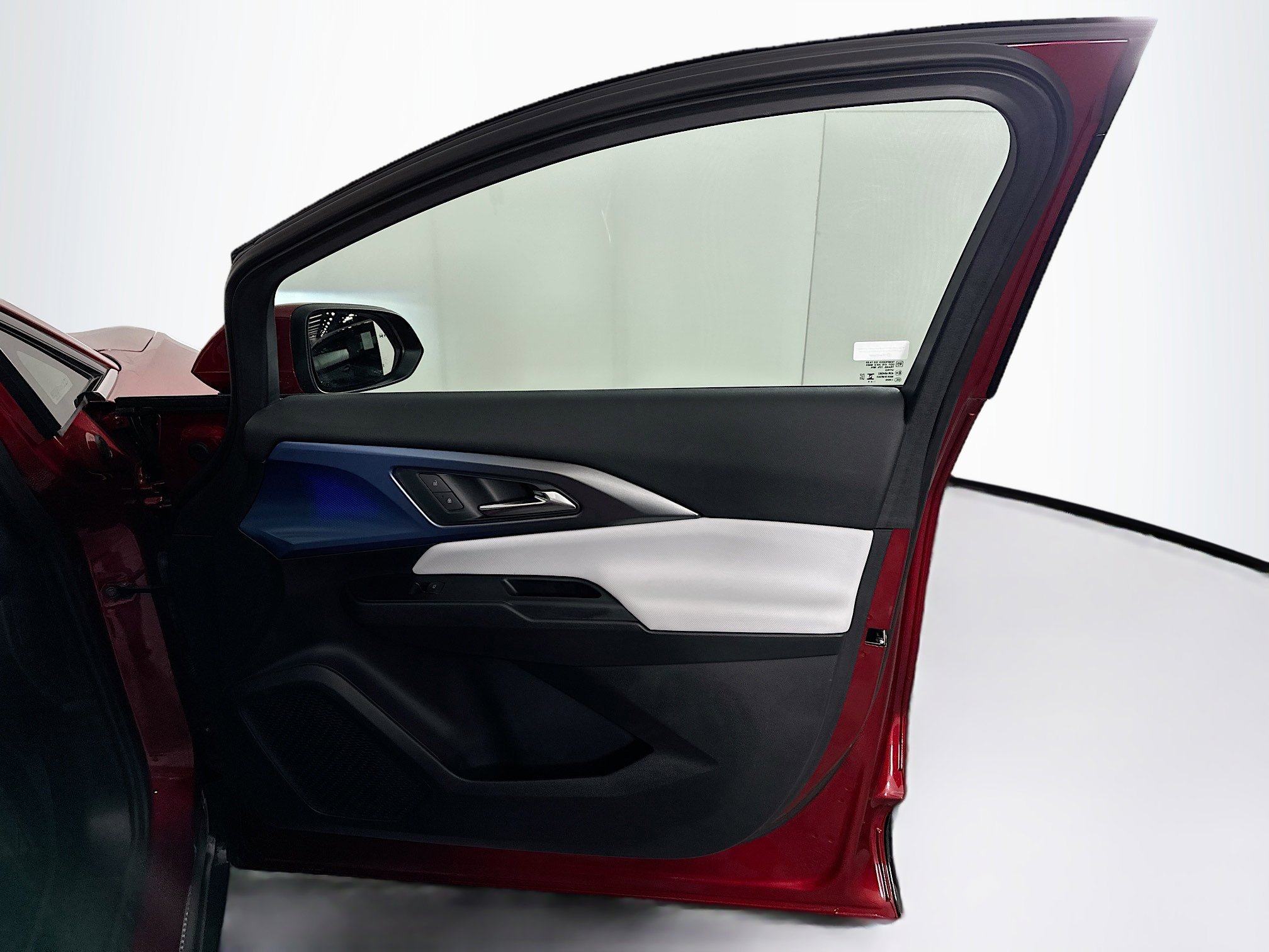 Used 2025 Chevrolet Equinox EV LT image 32