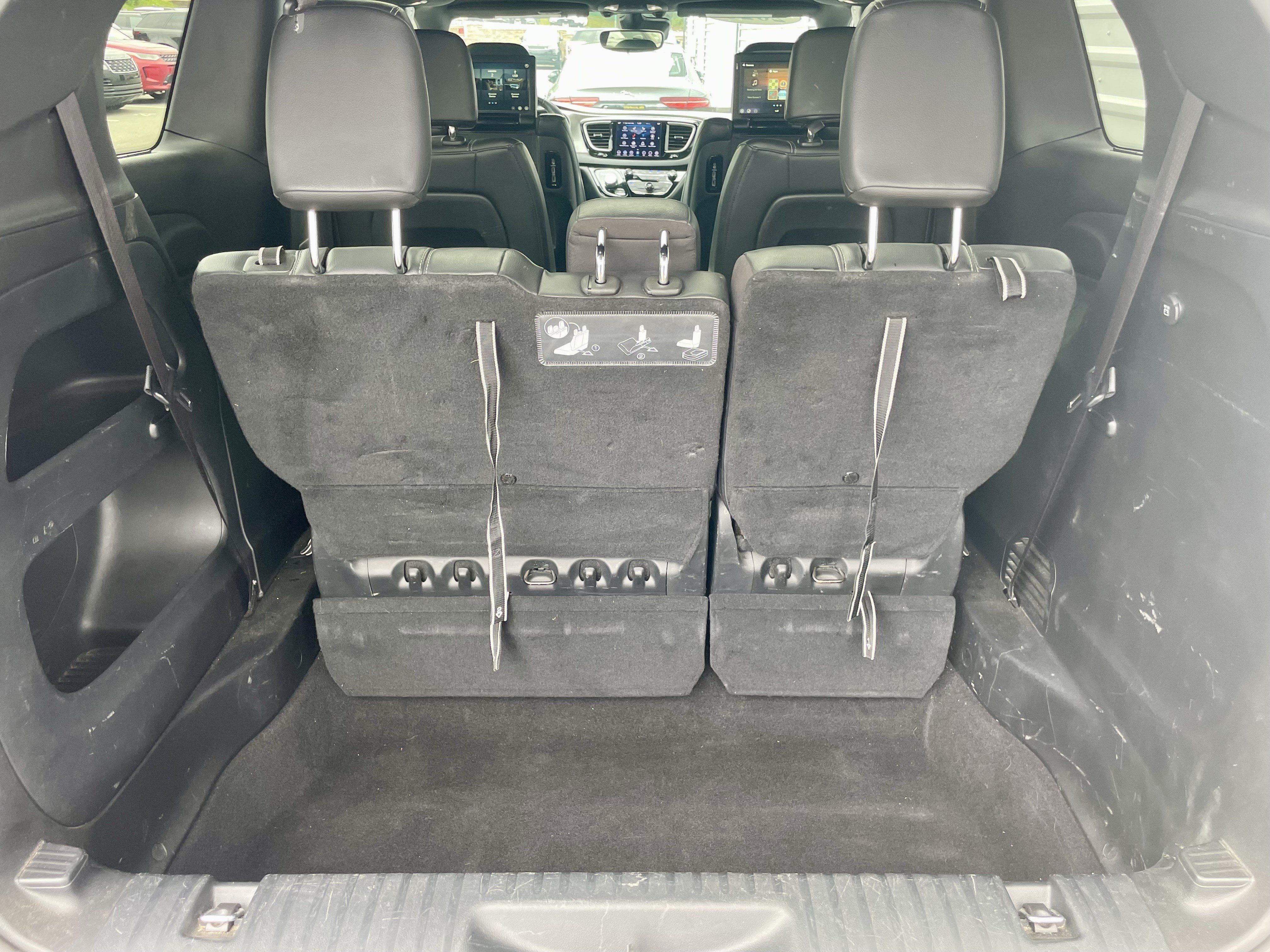 Used 2020 Chrysler Pacifica Touring-L w/ Advanced Safetytec Group AWD/4WD image 39