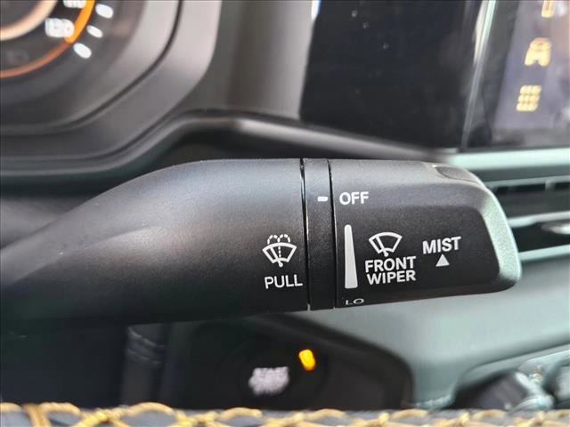 Used 2025 Jeep Gladiator Sport image 16