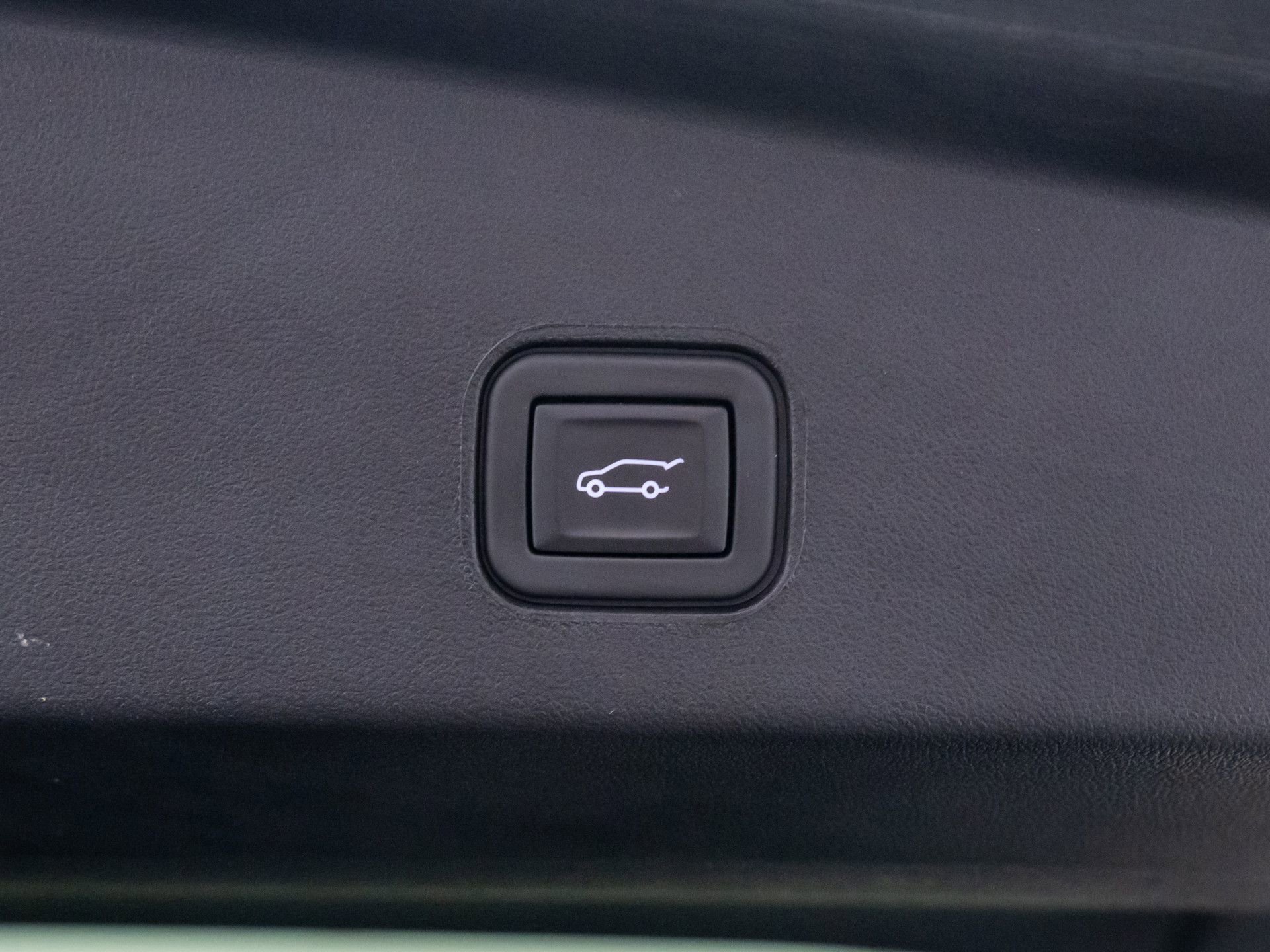 Certified 2024 Cadillac Lyriq Luxury w/ LPO, Floor Liner Package image 33