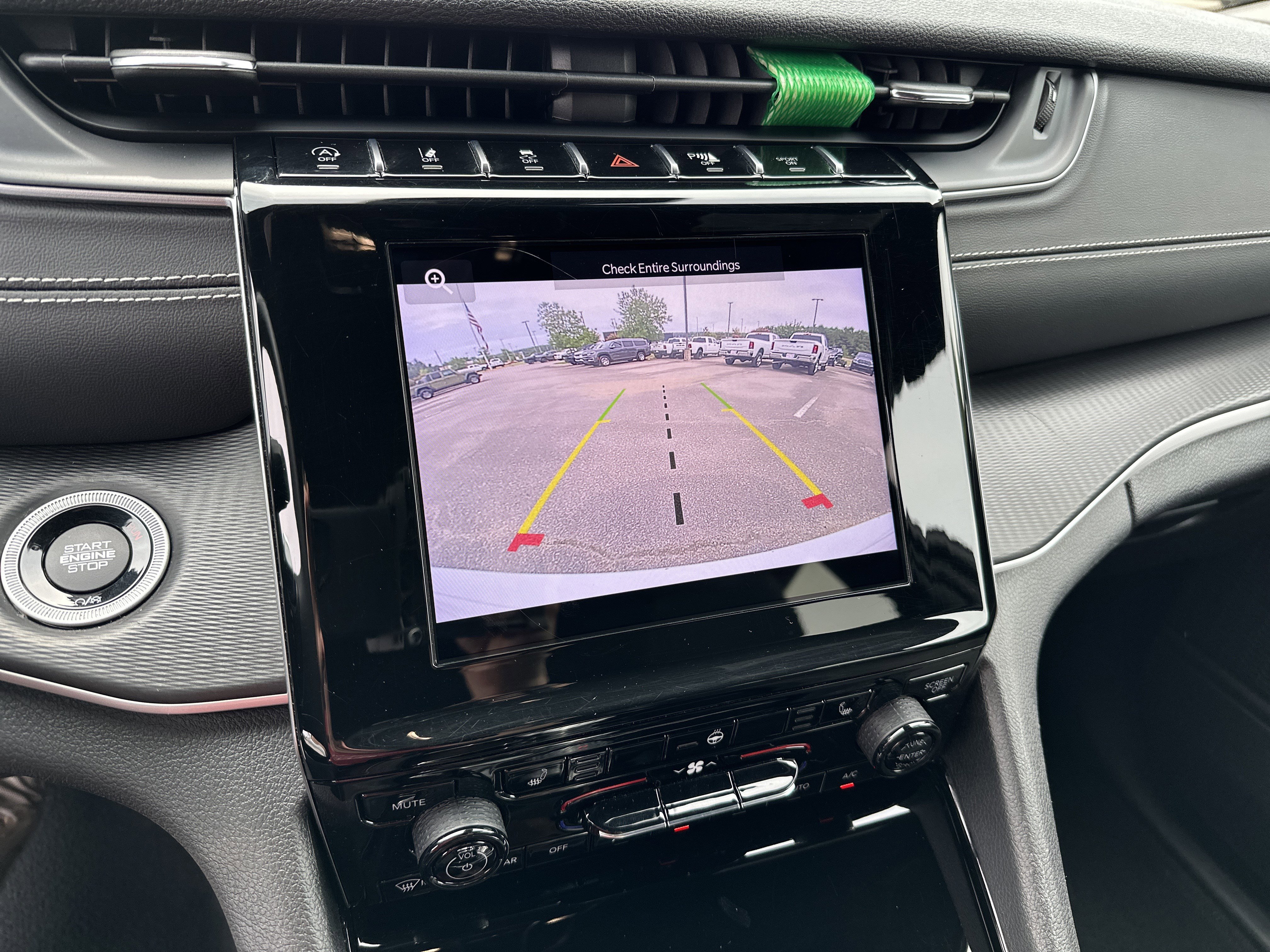 Used 2023 Jeep Grand Cherokee Altitude image 30