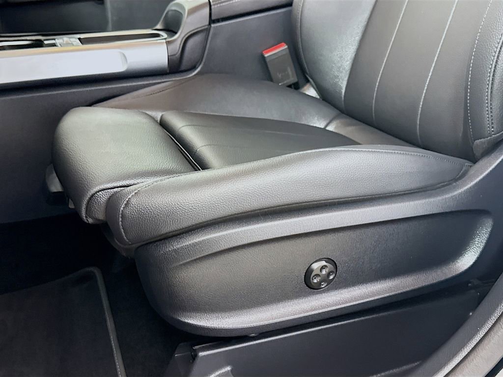 Used 2025 Mercedes-Benz GLB 250 image 19