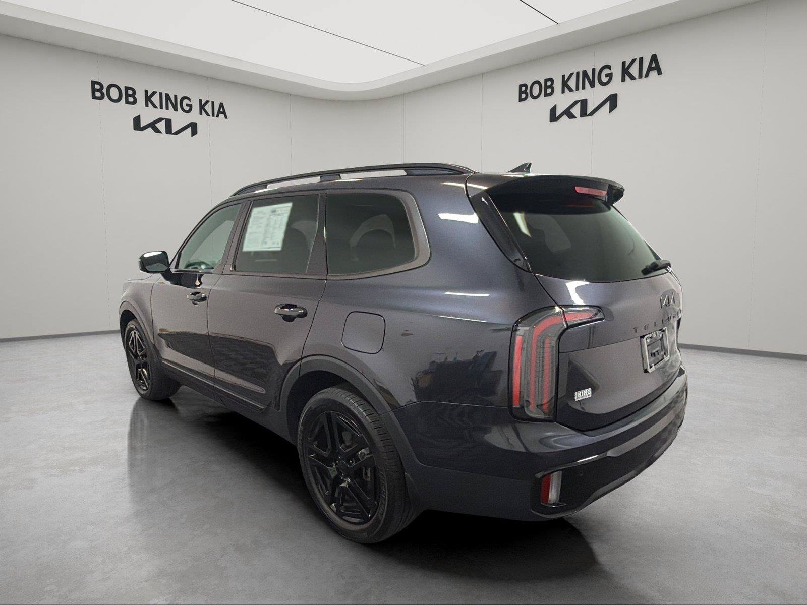 Used 2025 Kia Telluride SX X-Line AWD/4WD image 3