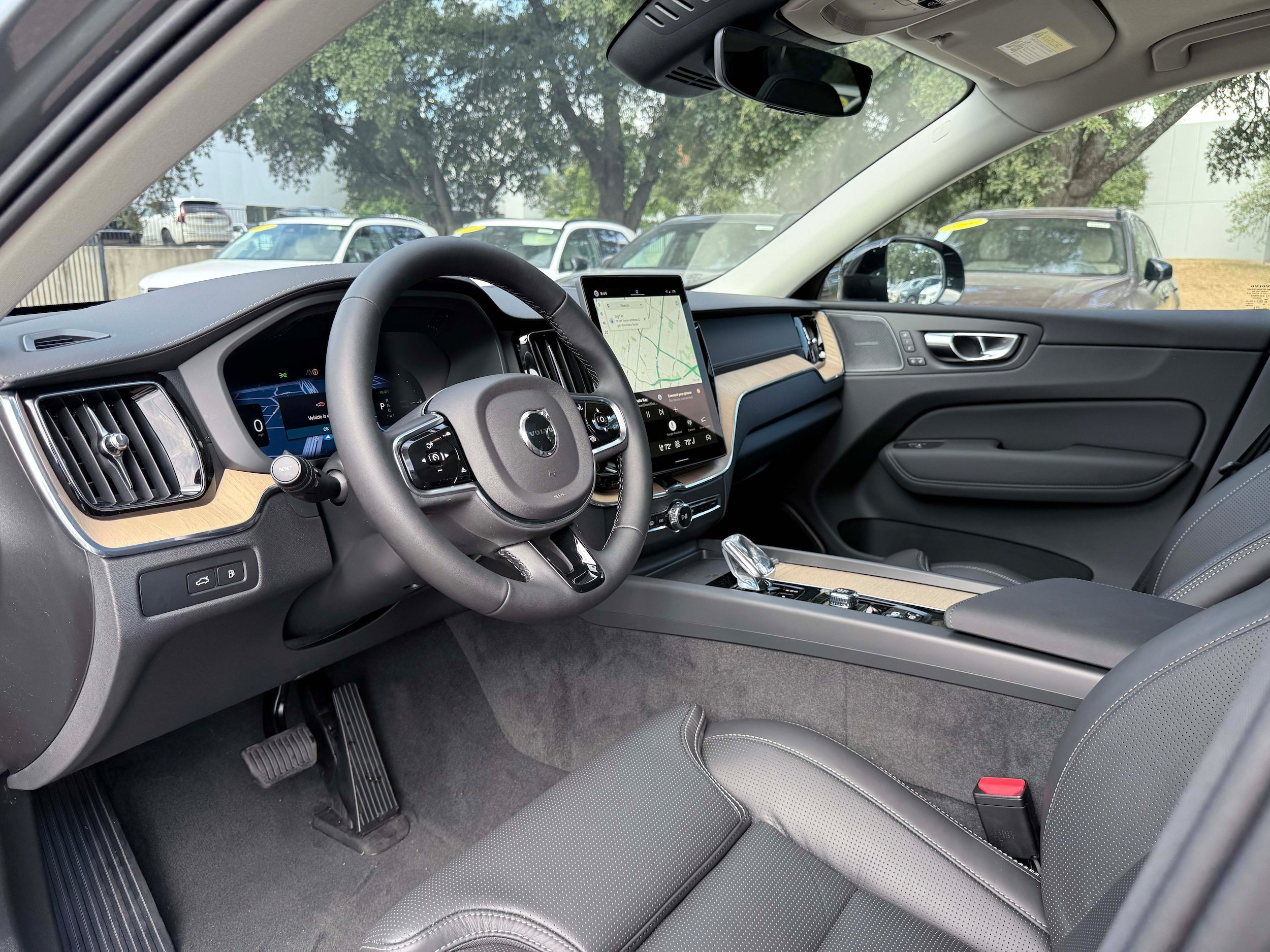 New 2026 Volvo XC60 T8 Ultra w/ Protection Package Premier AWD/4WD image 12
