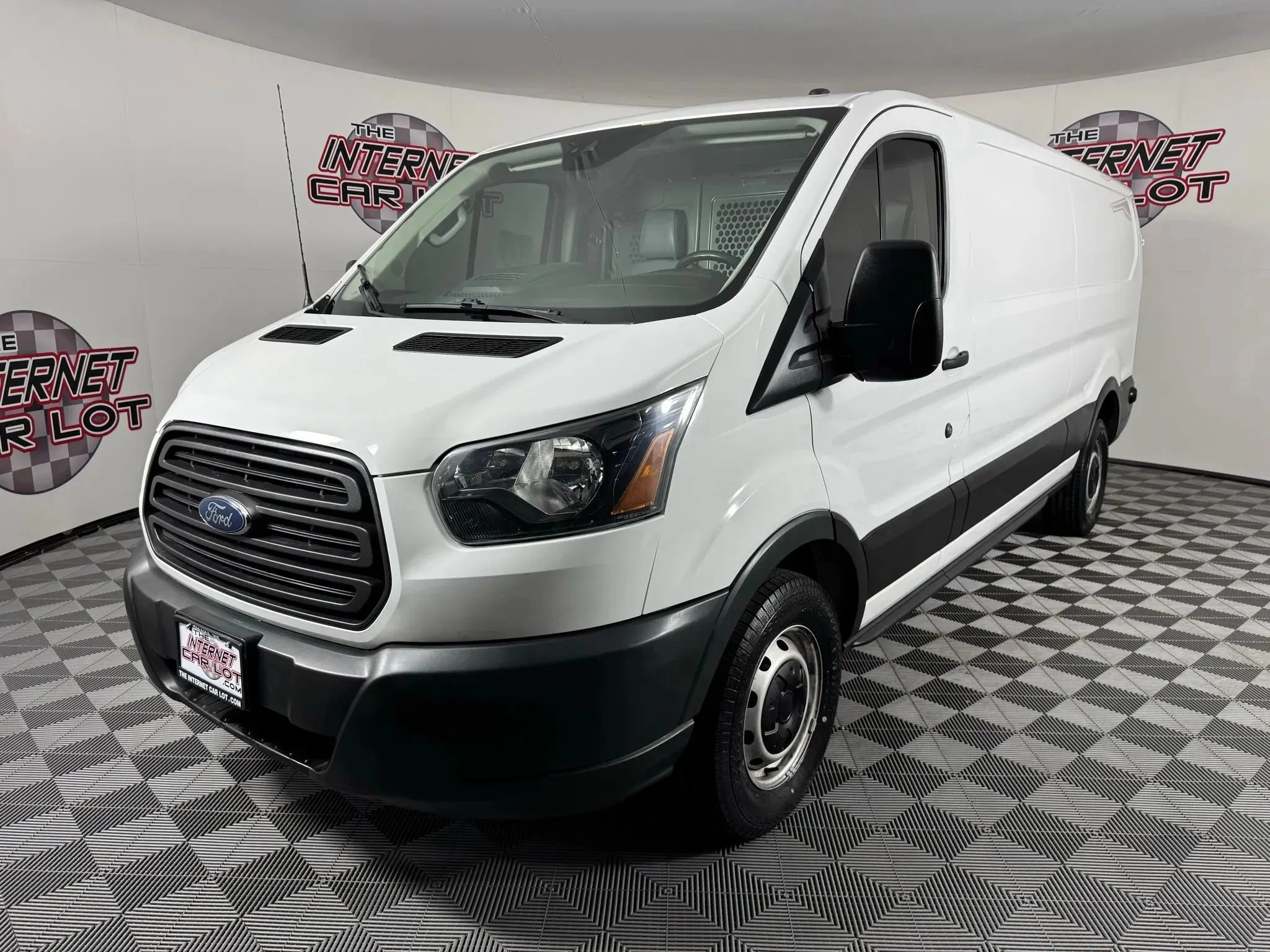 Used 2019 Ford Transit 250 148 Low Roof RWD image 3