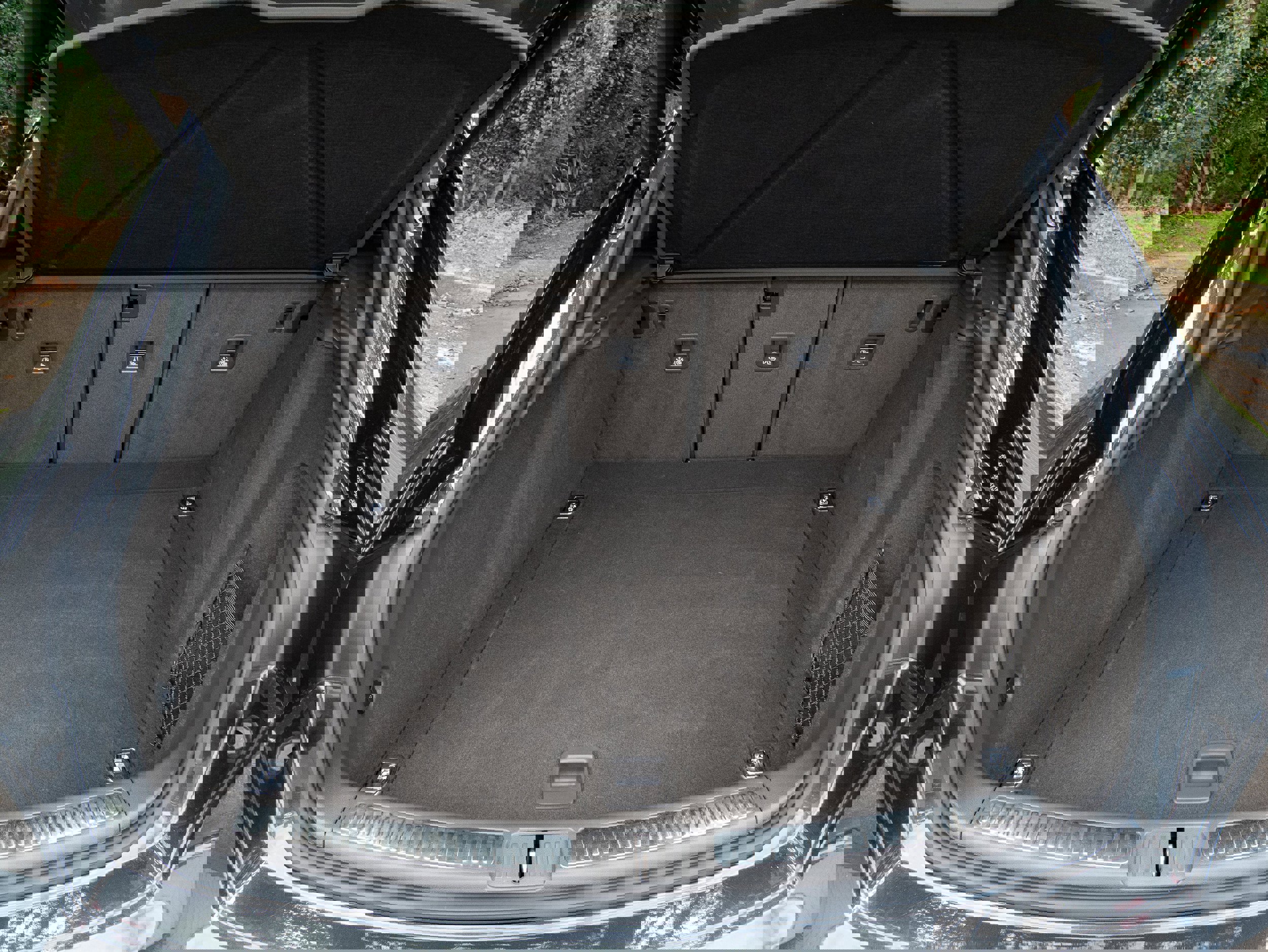 Used 2024 Porsche Macan image 42