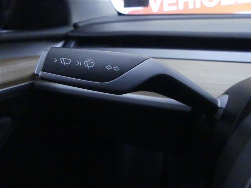 Used 2024 Tesla Model Y 2WD image 16