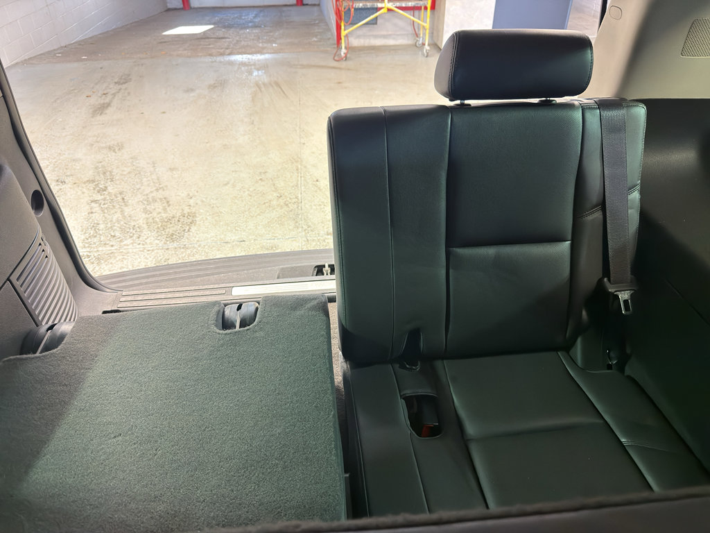 Used 2014 Cadillac Escalade Luxury AWD/4WD image 31