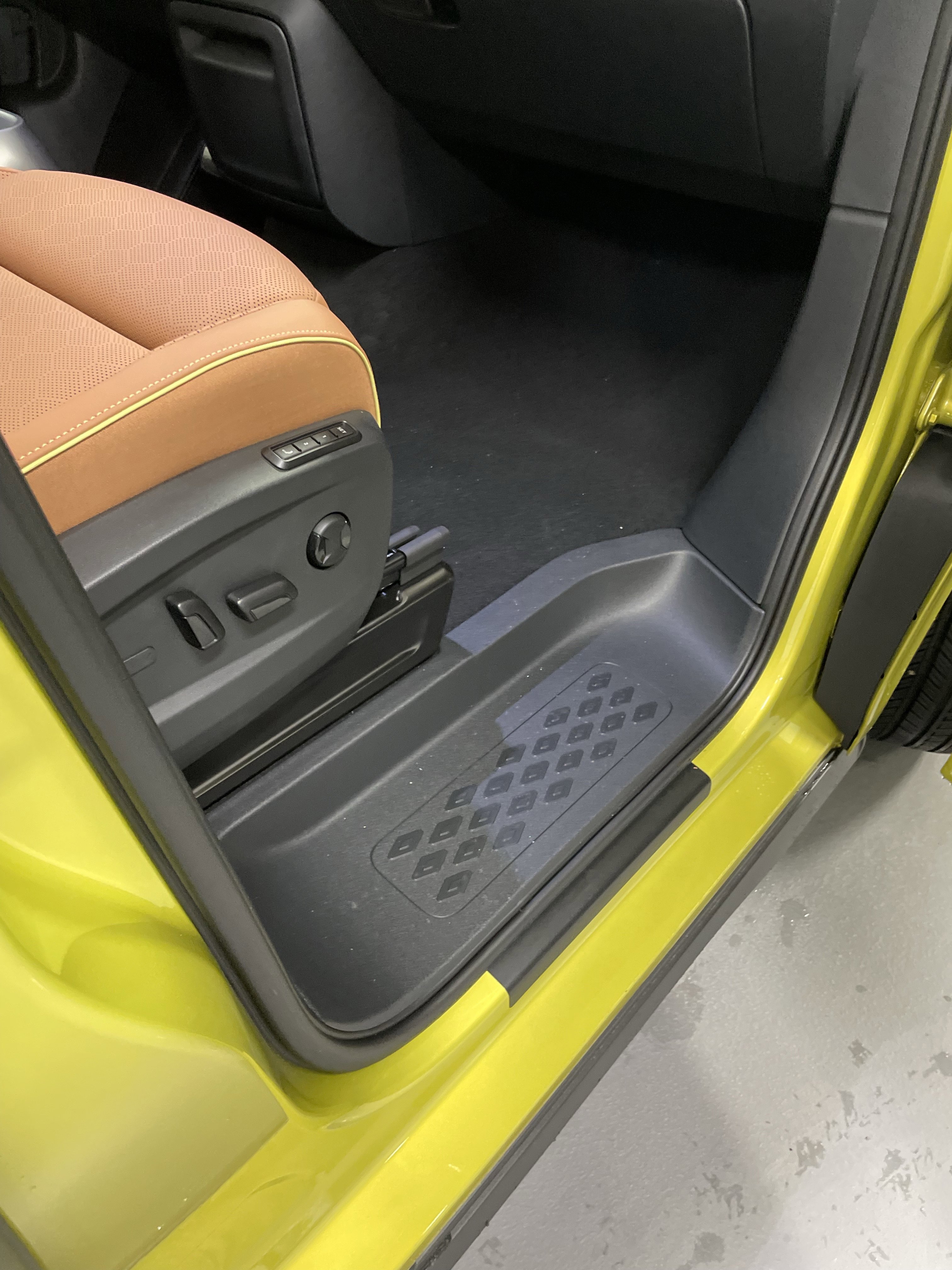 New 2025 Volkswagen ID. Buzz Pro S Plus image 9