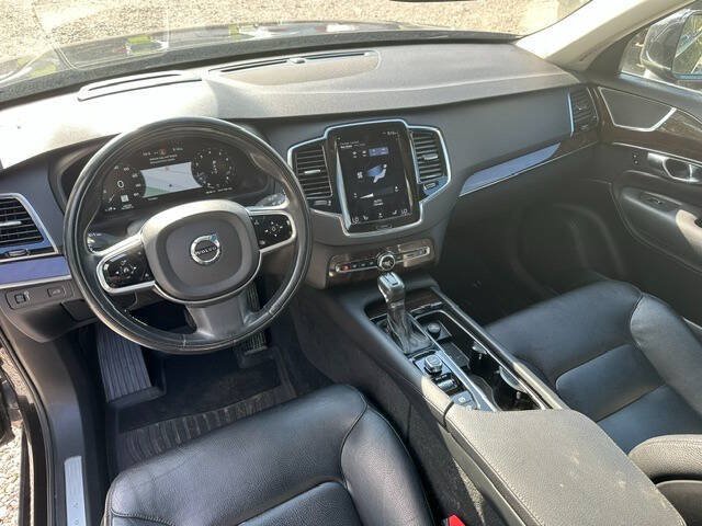 Used 2016 Volvo XC90 T6 Momentum w/ Momentum Plus Package AWD/4WD image 11