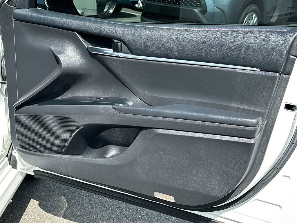 Used 2018 Toyota Camry LE w/ Audio Package FWD image 9