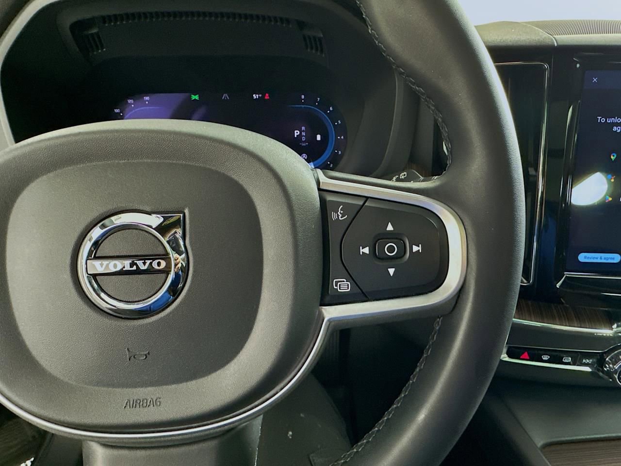 Used 2022 Volvo XC60 B5 Momentum AWD/4WD image 49