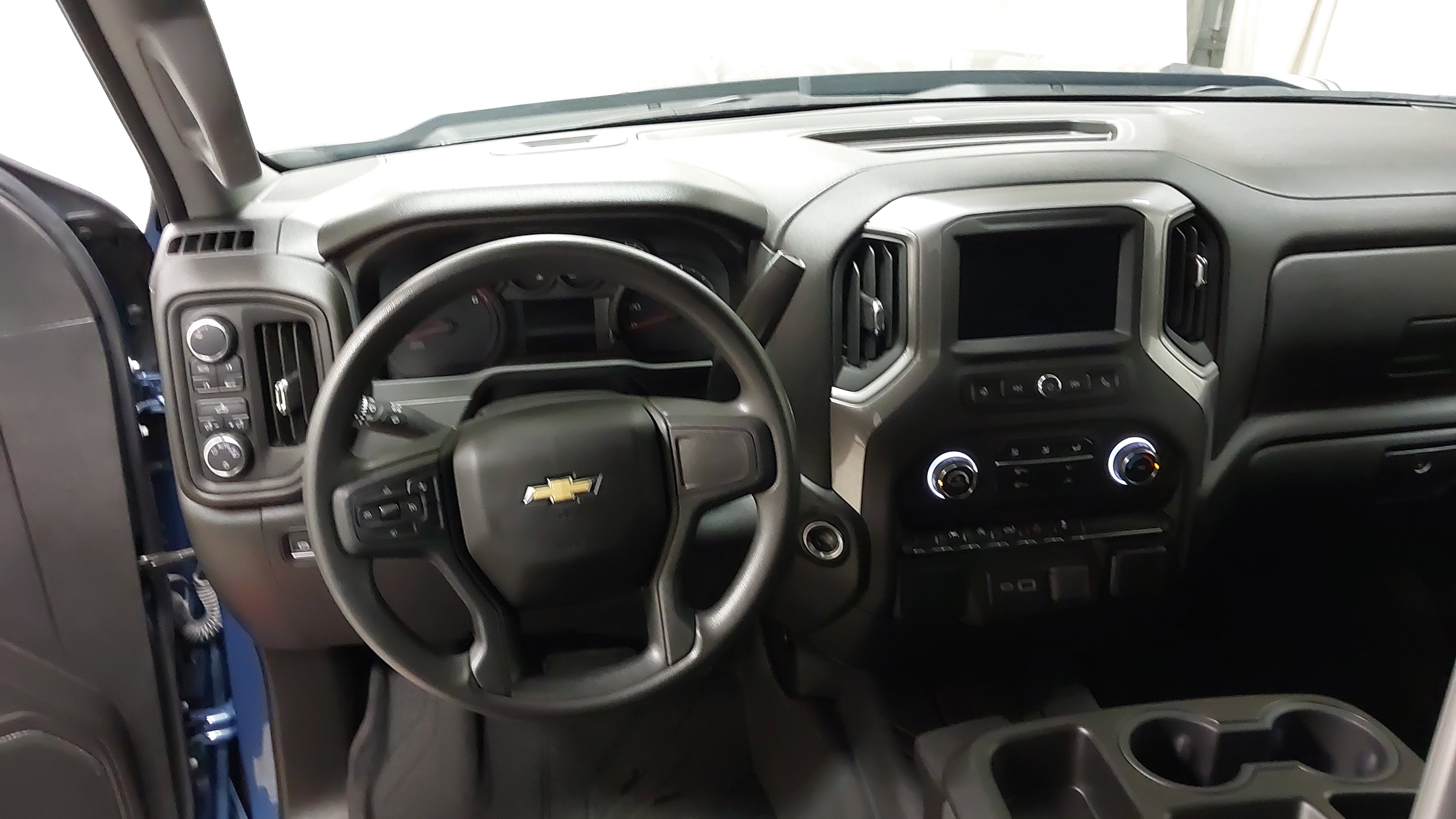 Used 2024 Chevrolet Silverado 1500 Custom AWD/4WD image 26