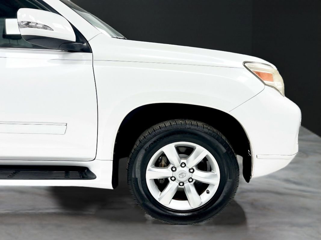 Used 2011 Lexus GX 460 w/ Comfort Plus Pkg image 13