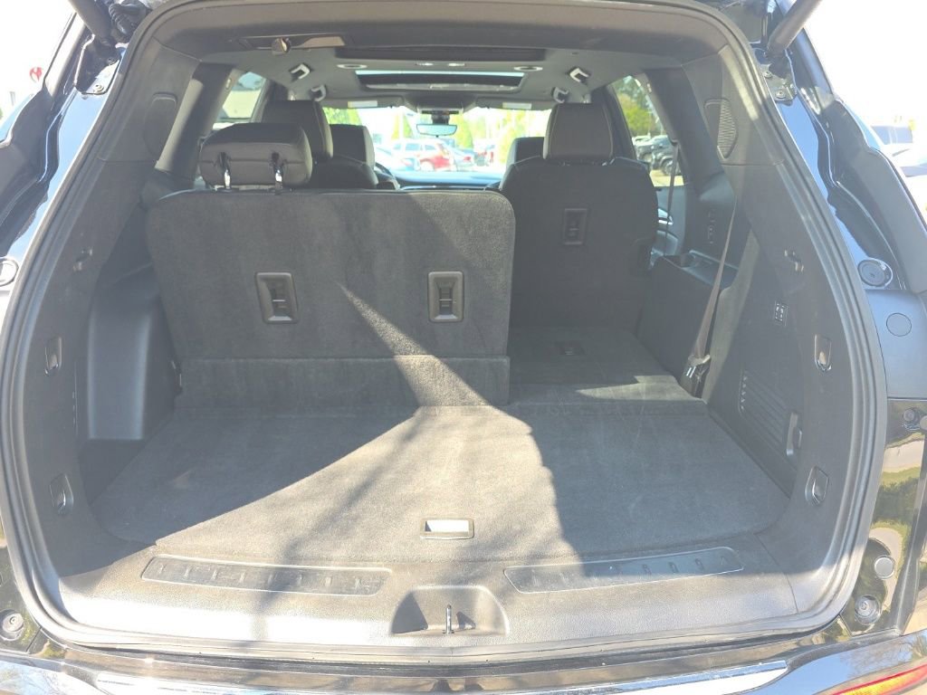 Used 2024 Buick Enclave Avenir w/ Avenir Technology Package FWD image 41
