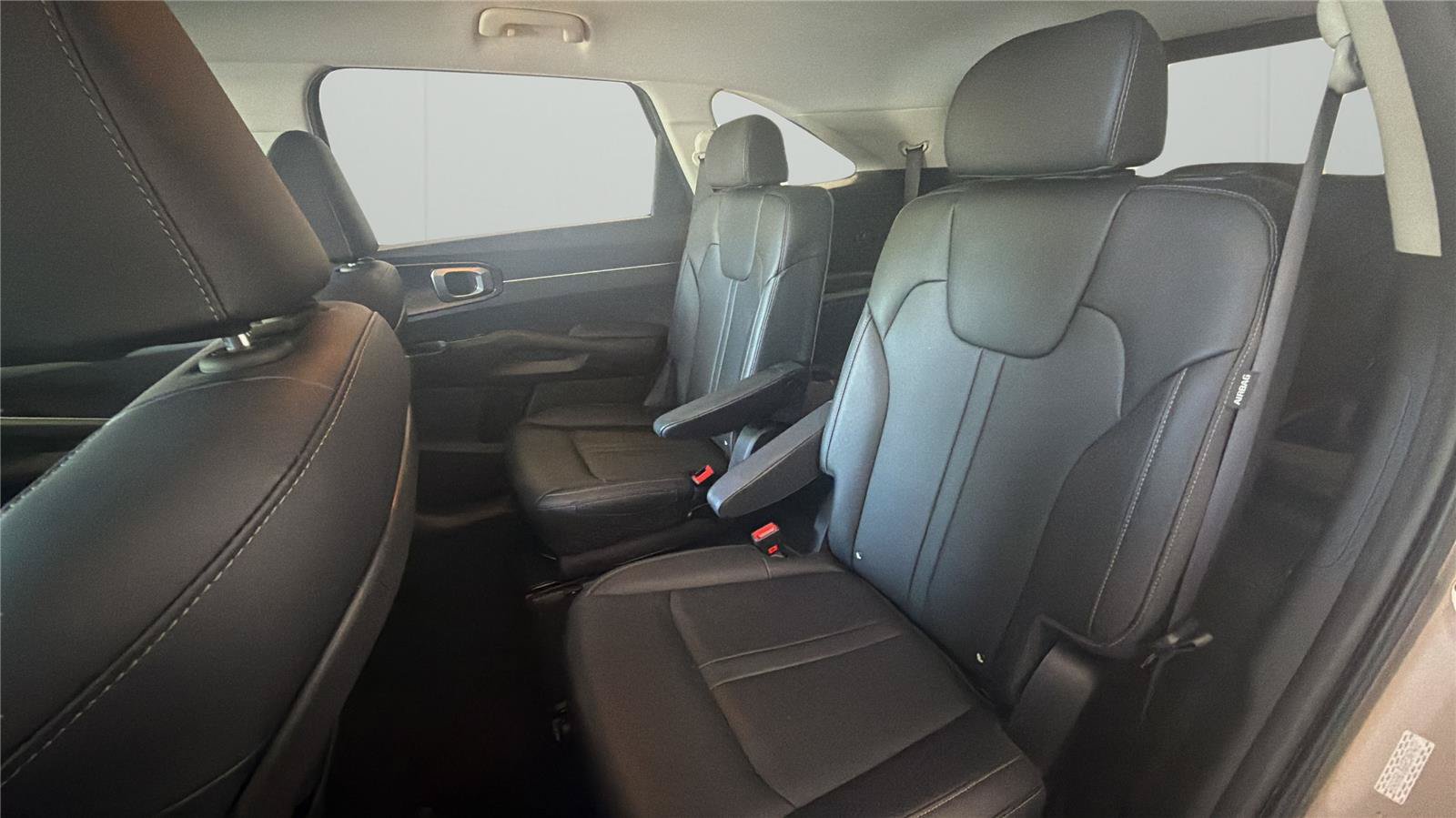 Used 2025 Kia Sorento EX AWD/4WD image 11
