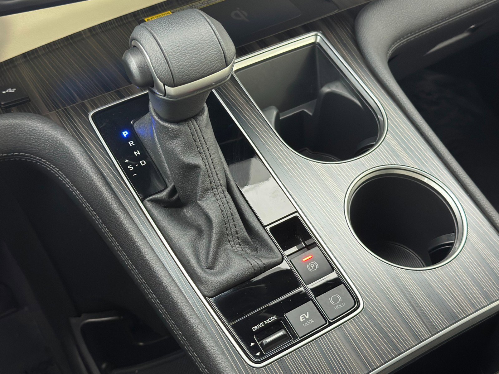 Used 2024 Toyota Sienna Platinum image 33