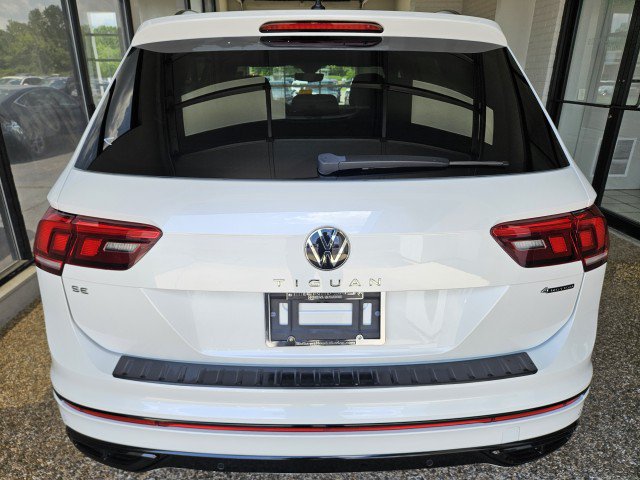 Used 2022 Volkswagen Tiguan SE R-Line AWD/4WD image 3