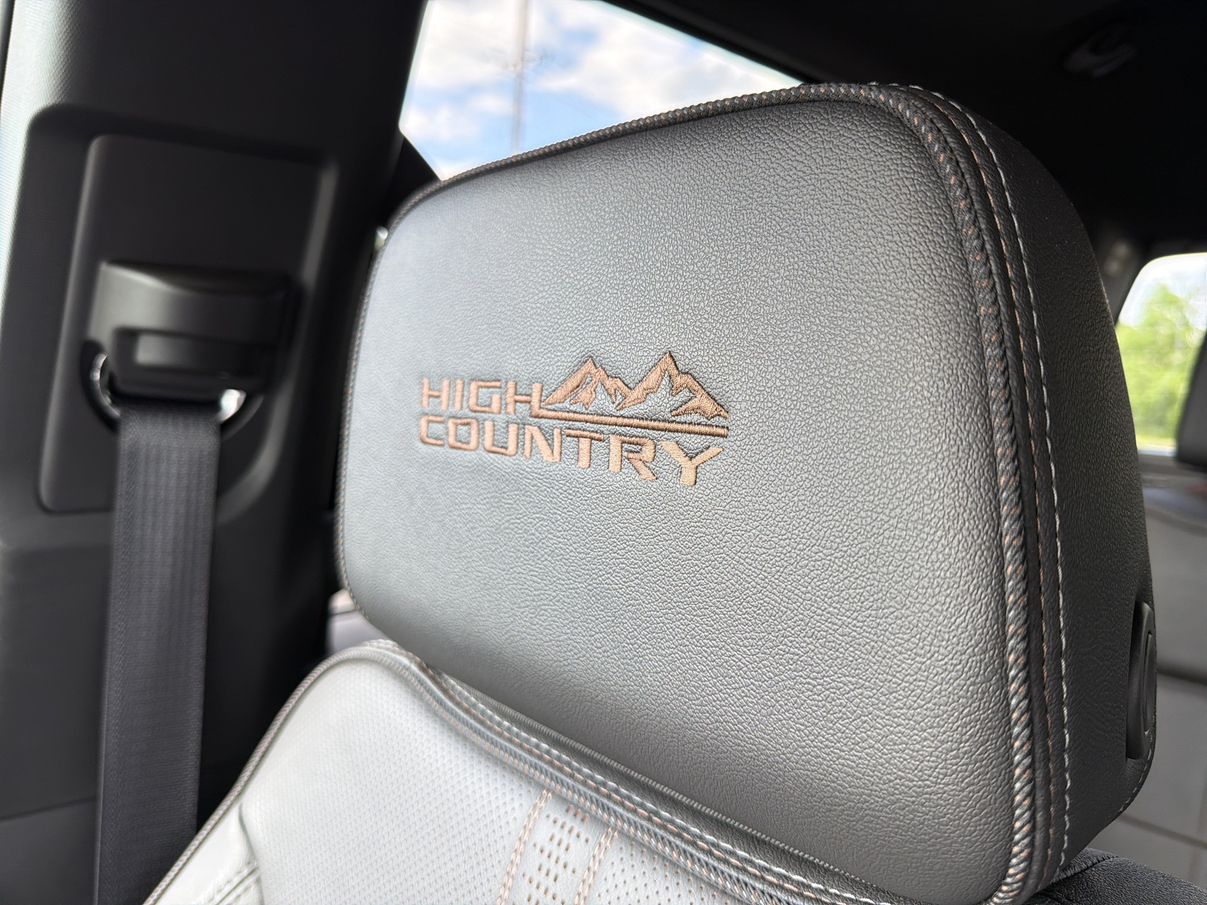 Used 2024 Chevrolet Silverado 1500 High Country AWD/4WD image 35