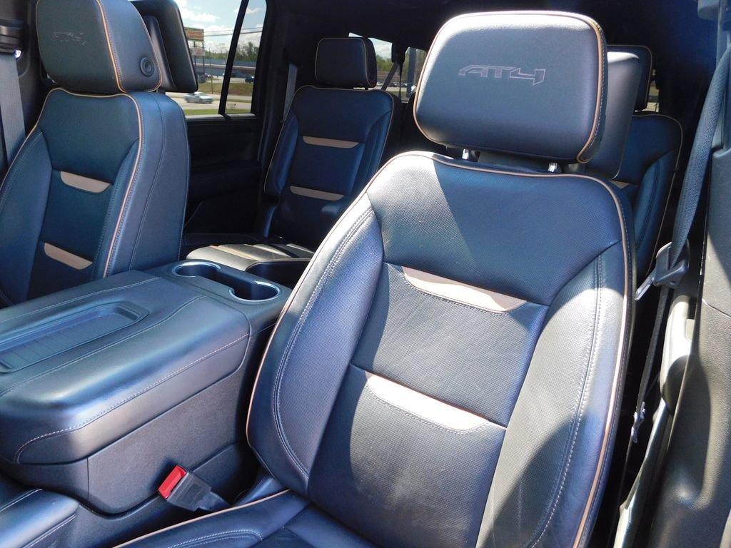 Used 2021 GMC Yukon XL AT4 w/ AT4 Premium Plus Package AWD/4WD image 17