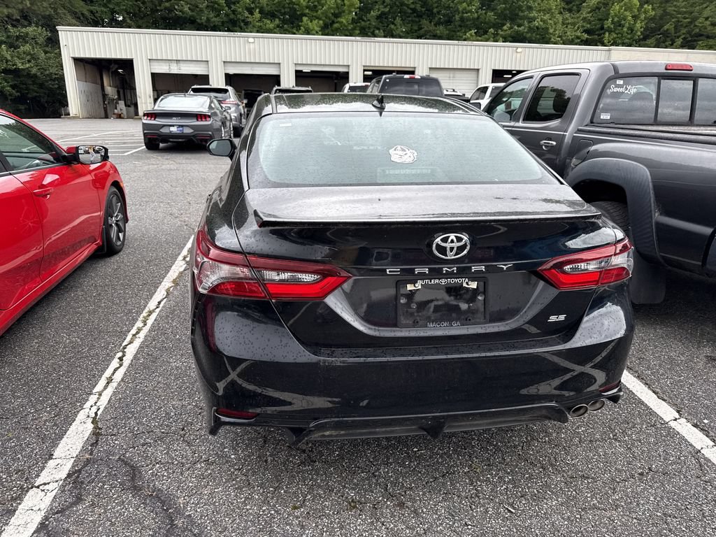 Used 2022 Toyota Camry SE FWD image 13