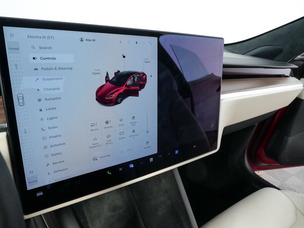 Used 2023 Tesla Model S Standard Range image 12