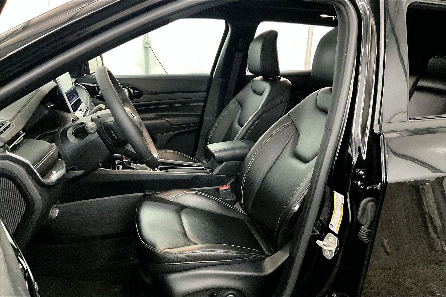 Used 2024 Jeep Compass Limited w/ High Altitude Package image 24