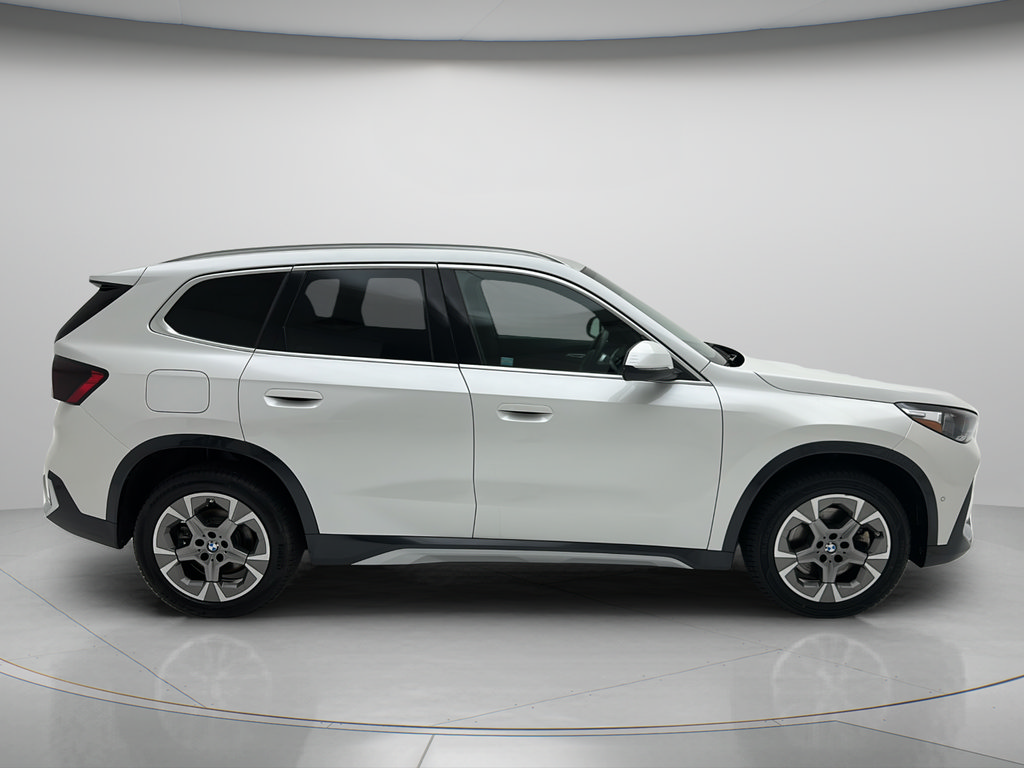 Used 2026 BMW X1 xDrive28i AWD/4WD image 3