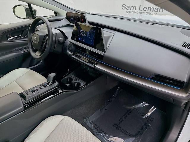Used 2024 Toyota Prius XLE image 28