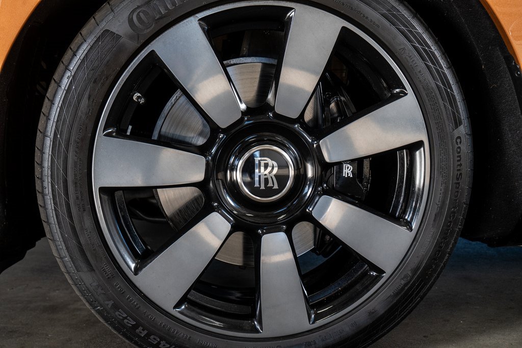 Used 2023 Rolls-Royce Cullinan w/ Cullinan Package image 11