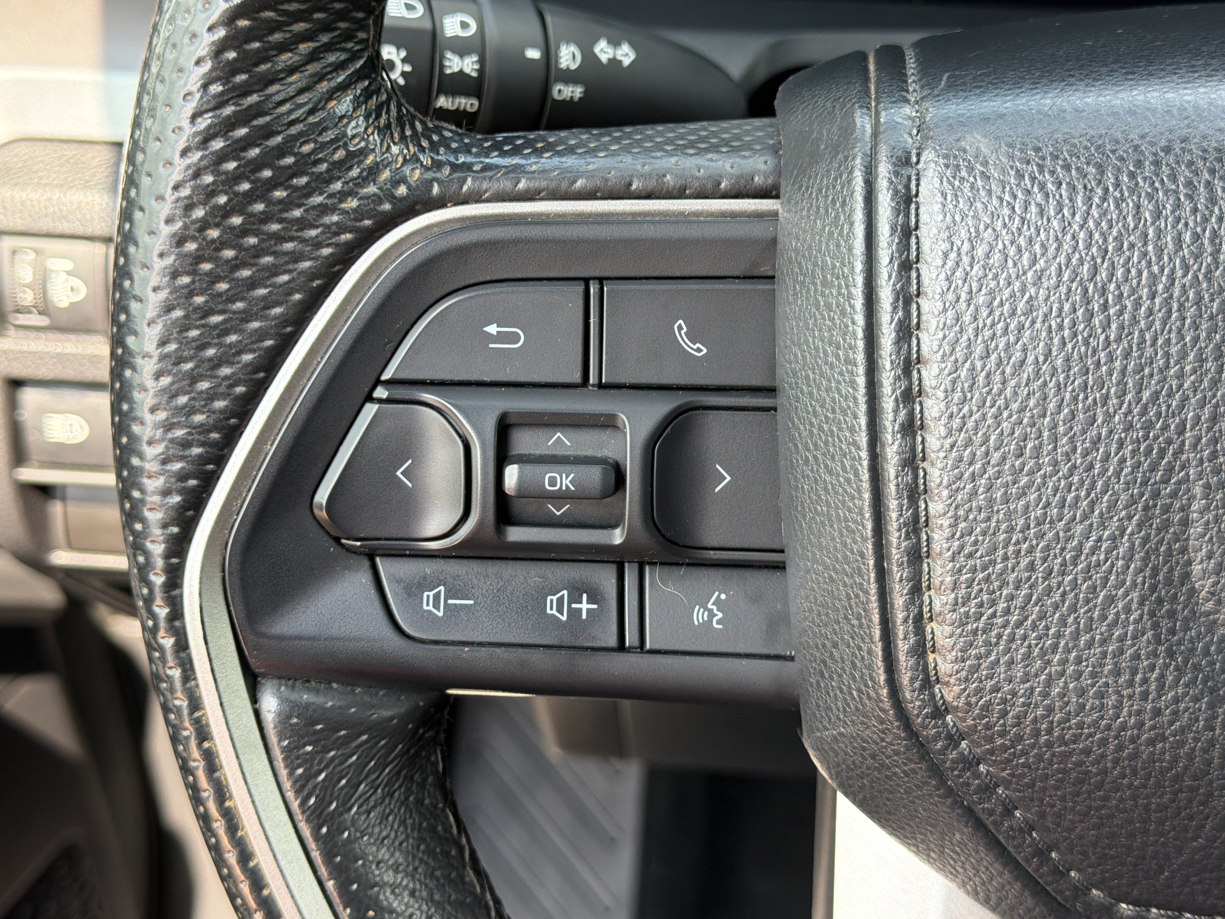 Used 2024 Toyota Tacoma TRD Sport AWD/4WD image 29