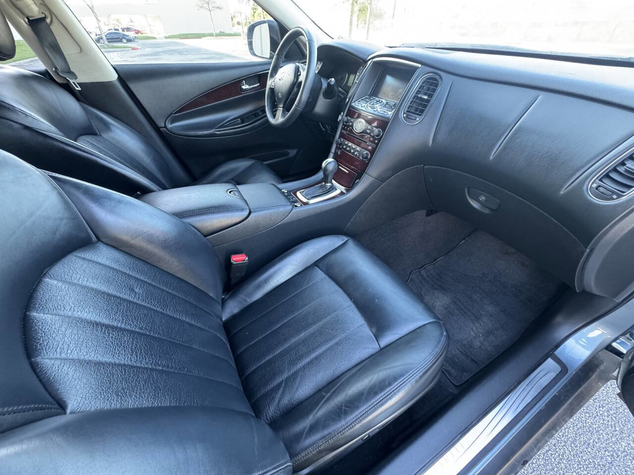 Used 2017 INFINITI QX50 2WD w/ Premium Plus Package image 13